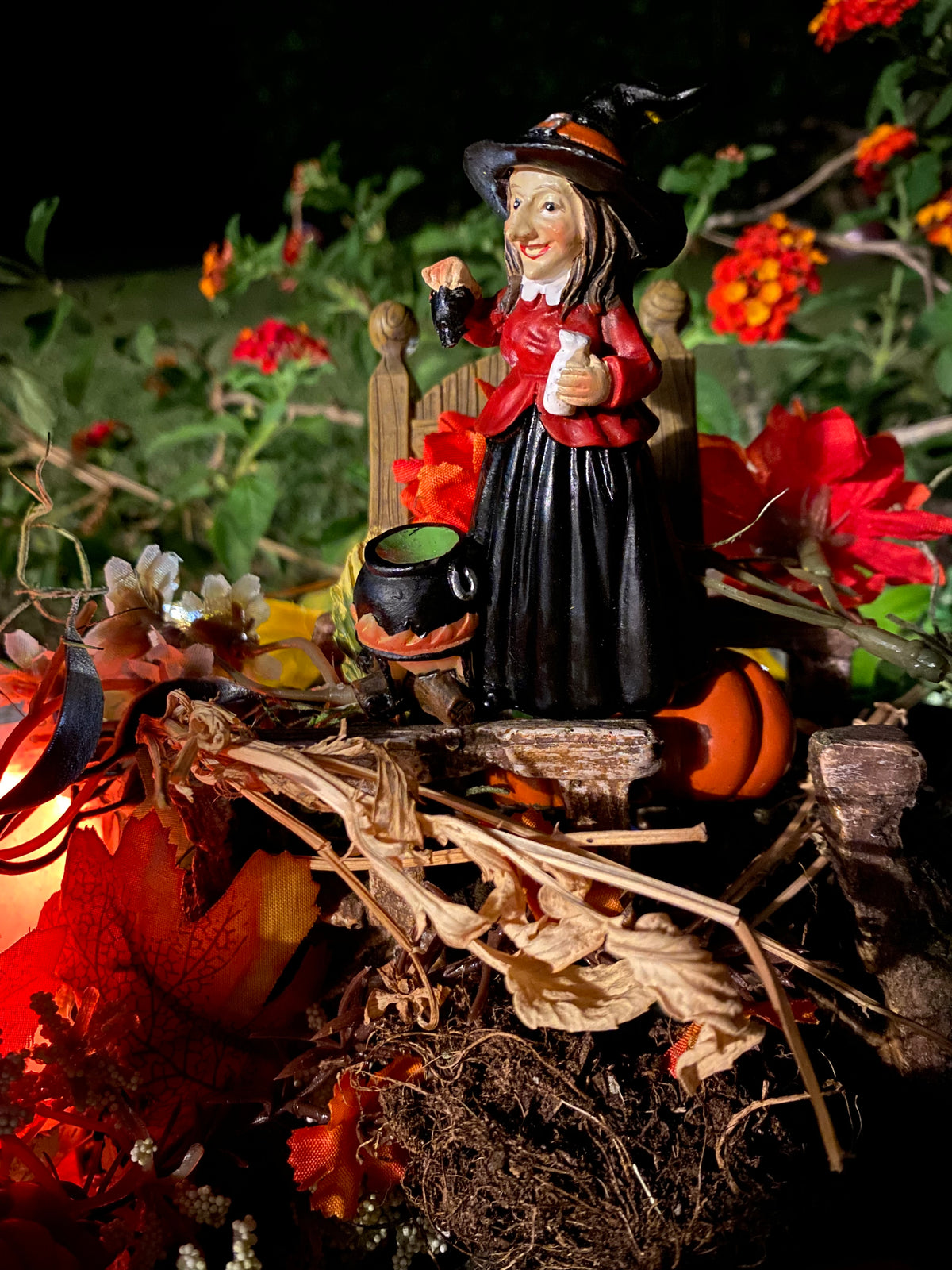 Witch with Cauldron Miniature – Haunted Fairy Garden & Spooky Halloween Gift
